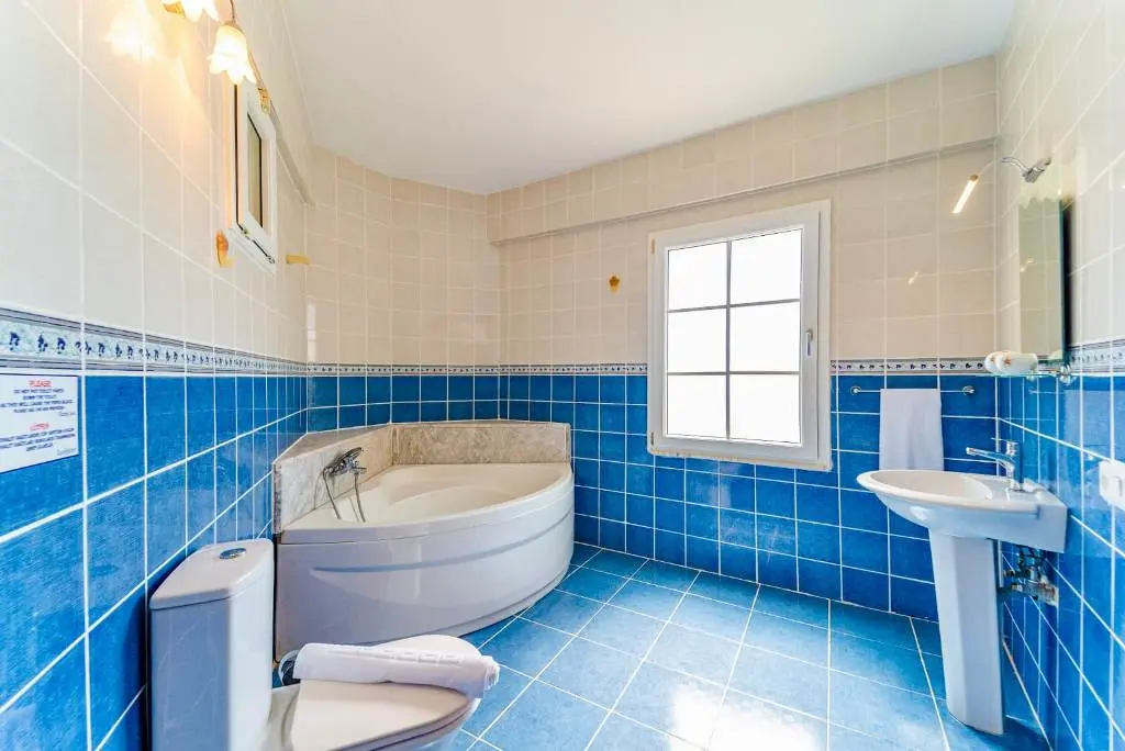 Bathtub